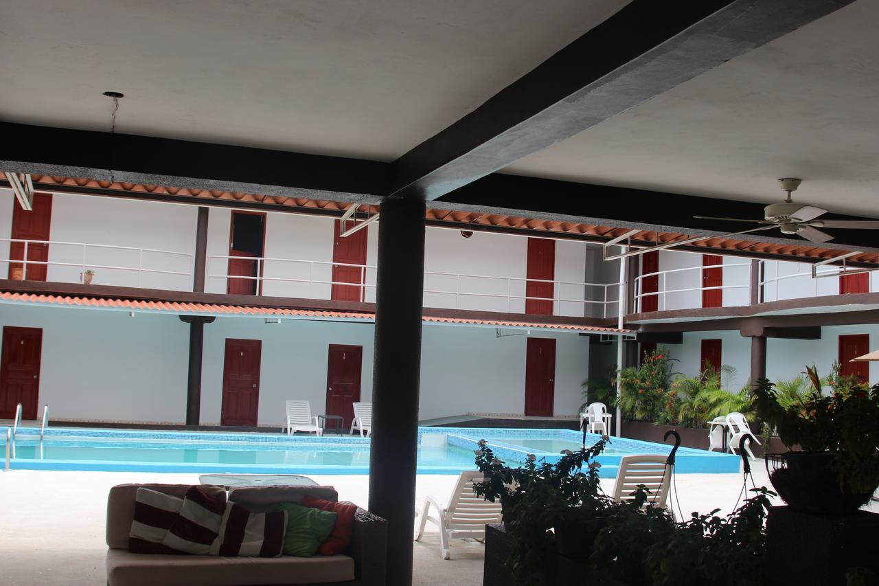 ורקרוז Hotel Pacific Coast מראה חיצוני תמונה